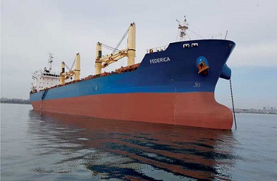 散货船装货为物流贸易提供顺畅、高效的物流服务